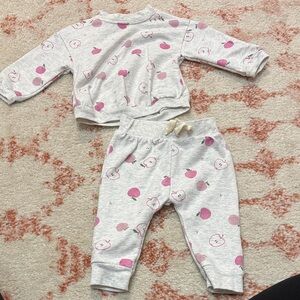 Apple Jogger Set
